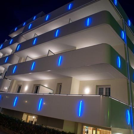 Hotel Salus Lignano Sabbiadoro Exterior foto