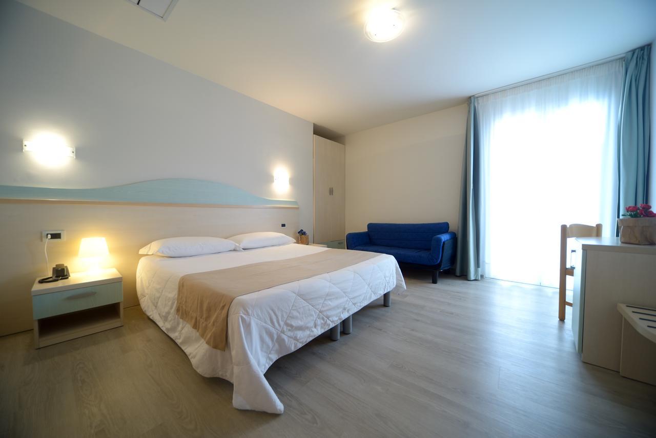 Hotel Salus Lignano Sabbiadoro Exterior foto