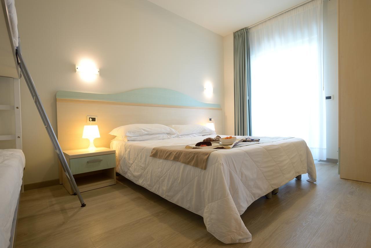 Hotel Salus Lignano Sabbiadoro Exterior foto
