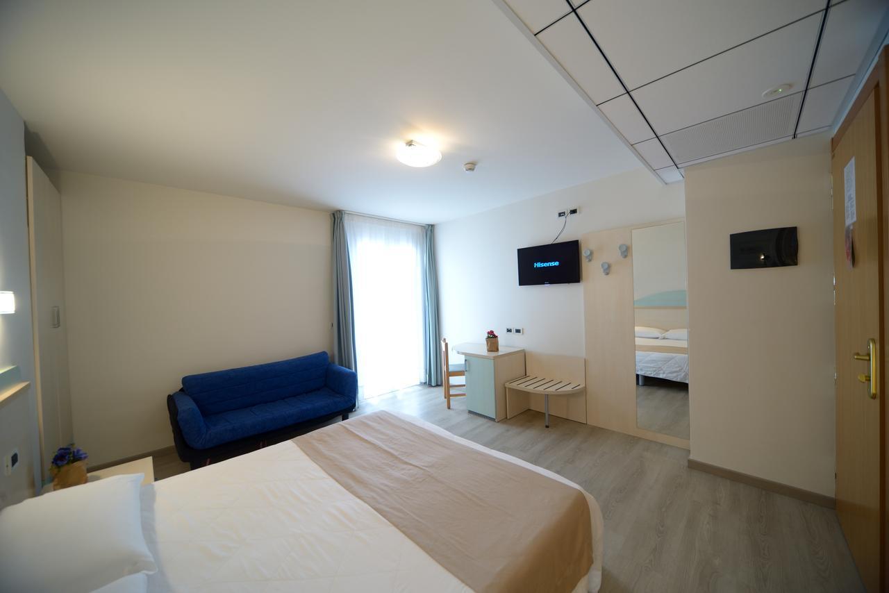 Hotel Salus Lignano Sabbiadoro Exterior foto